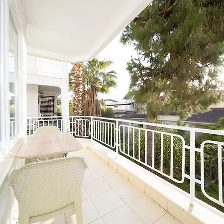 Pleasant Flat With Balcony Close To Popular Attractions In Alanya, Antalya Αλάνια